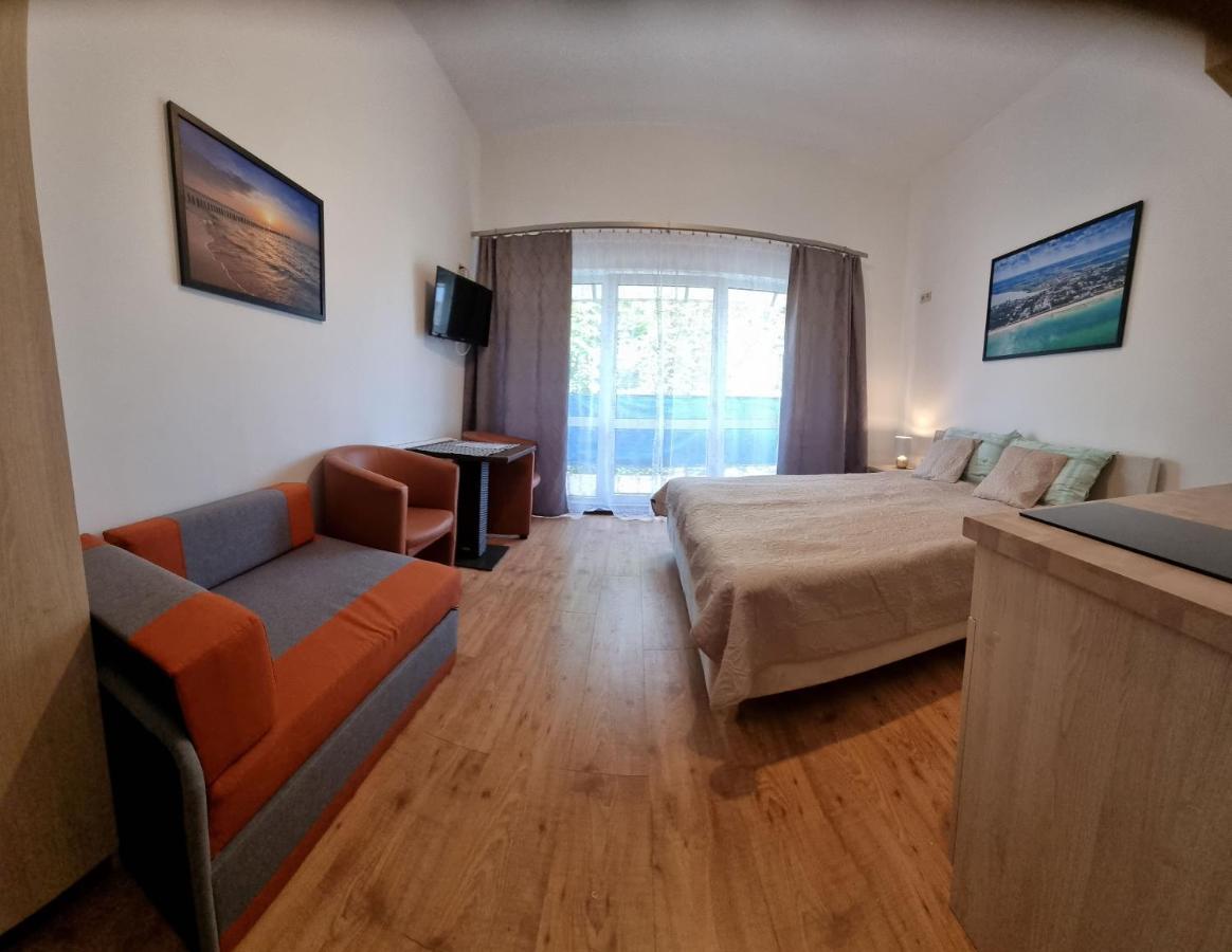 Pogodna 3B Hotel Миелно Екстериор снимка