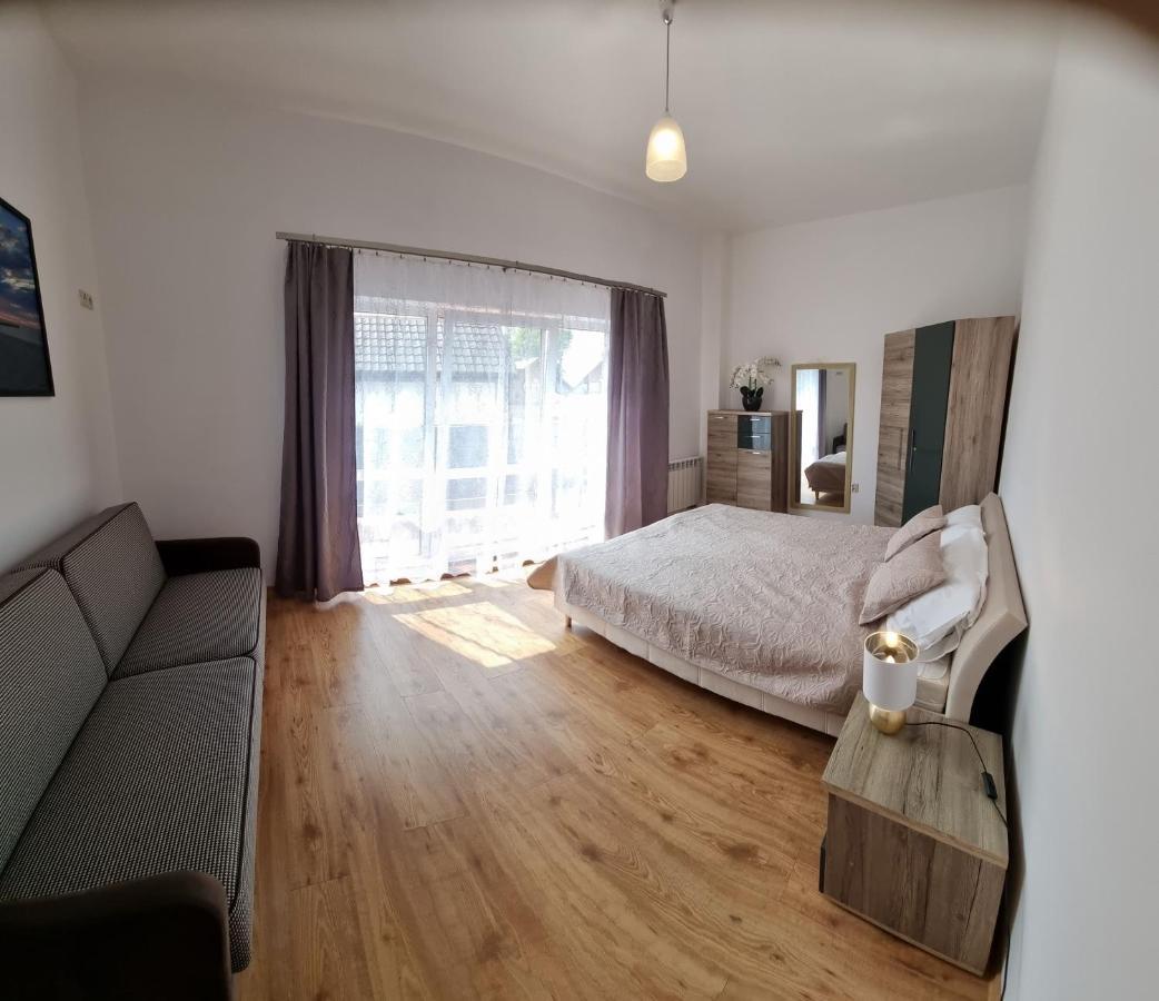 Pogodna 3B Hotel Миелно Екстериор снимка